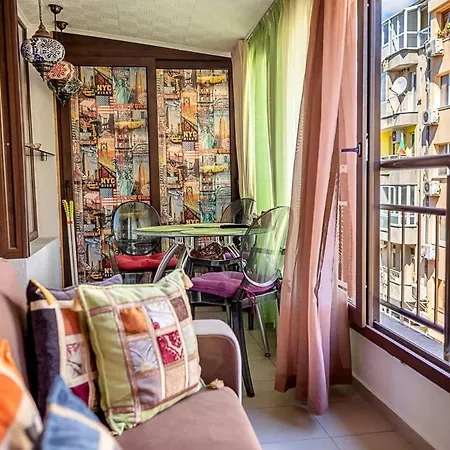 Διαμέρισμα Fully Equipped With Cozy Lounge By Flat Mаnager